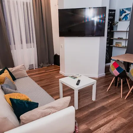 Puzzle Apartaments&studios מלון דירות קריובה