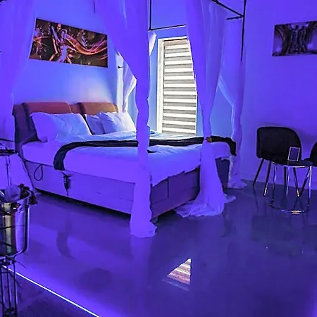 Puzzle Apartaments&studios קריובה